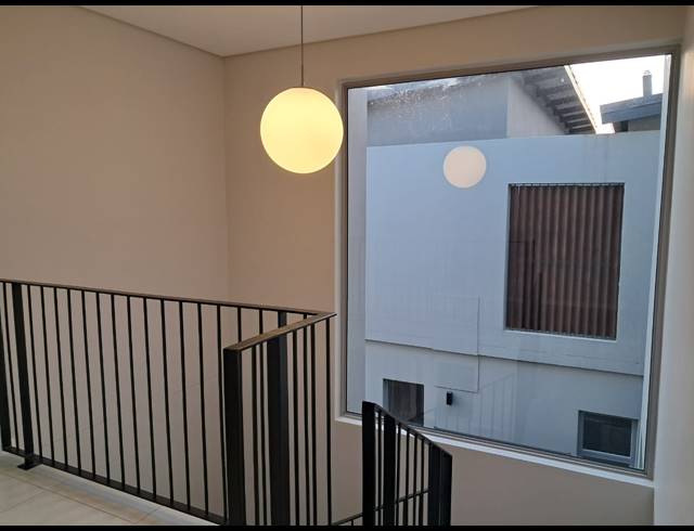 4 BEDROOM TOWNHOUSE FOR SALE IN PALM LAKES ESTATE